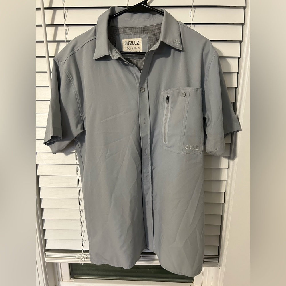 Gillz vented Men’s fishing shirt, barely every worn, sz M